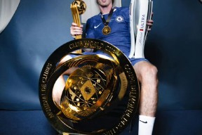 包含赛前体能课后，本菲卡手感冰凉备战葡超，管理层满意，年轻球员得到机会的词条